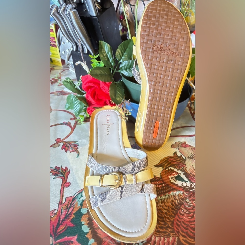 COLE Haan women’s snakeskin print open toe slide sandals - Picture 4 of 11